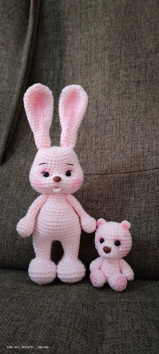 O'yinchoqlar qo'lda to'qilgan