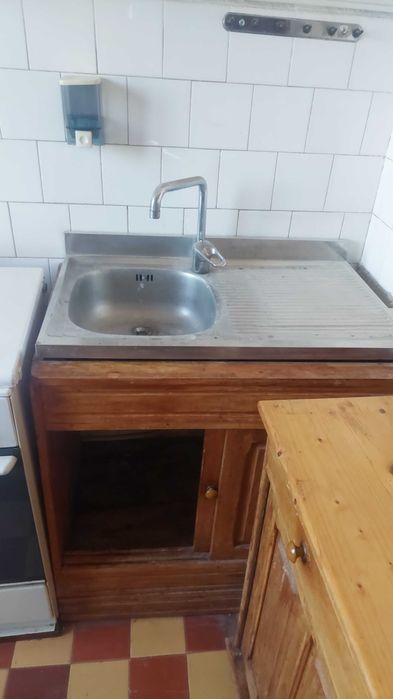 Mobila bucatarie lemn masiv chiuveta franke