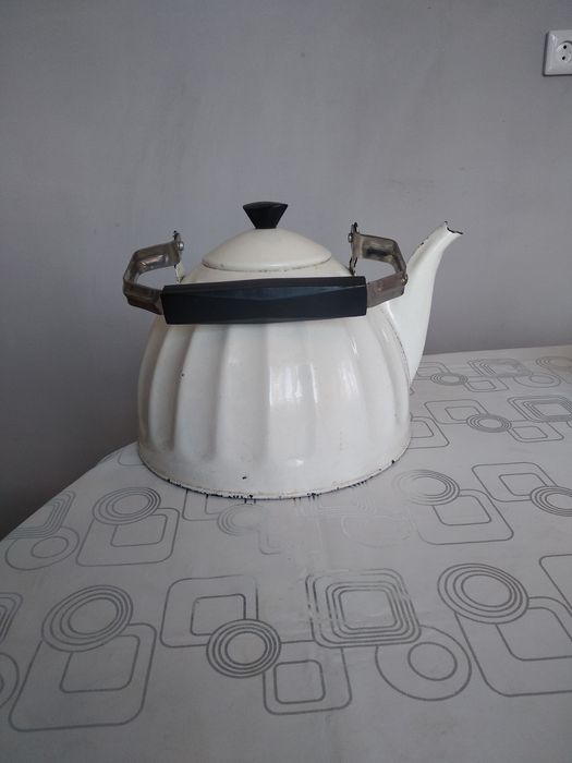 Эмалированный чайник