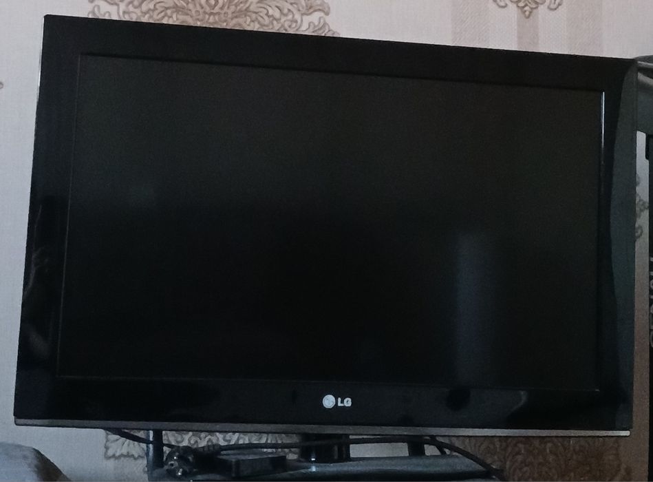 LG телевизор, 2009г