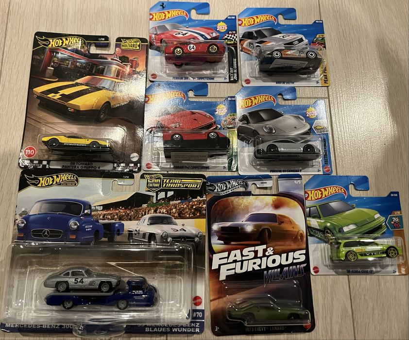 Hot wheels комплект