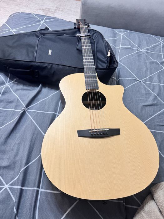 Гитара новая с чехлом