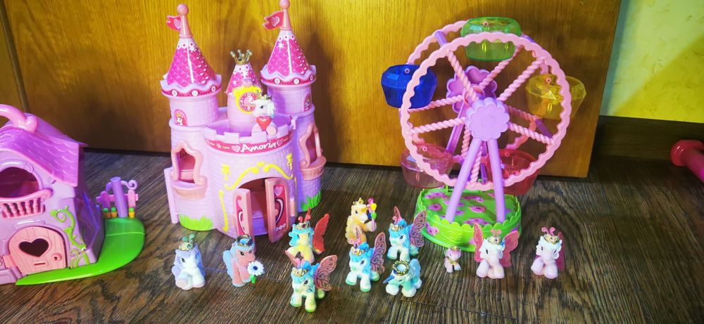 Filly Колеции замък въртележка къщичка и фигурки