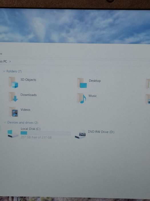 Laptop cu i7, ssd 256g, 8 g ram ddr4