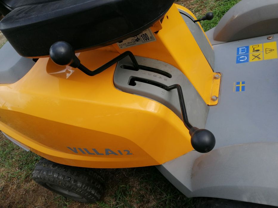 Mașină de tuns iarbă