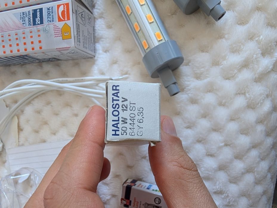 Разнообразни LED крушки и фасунги