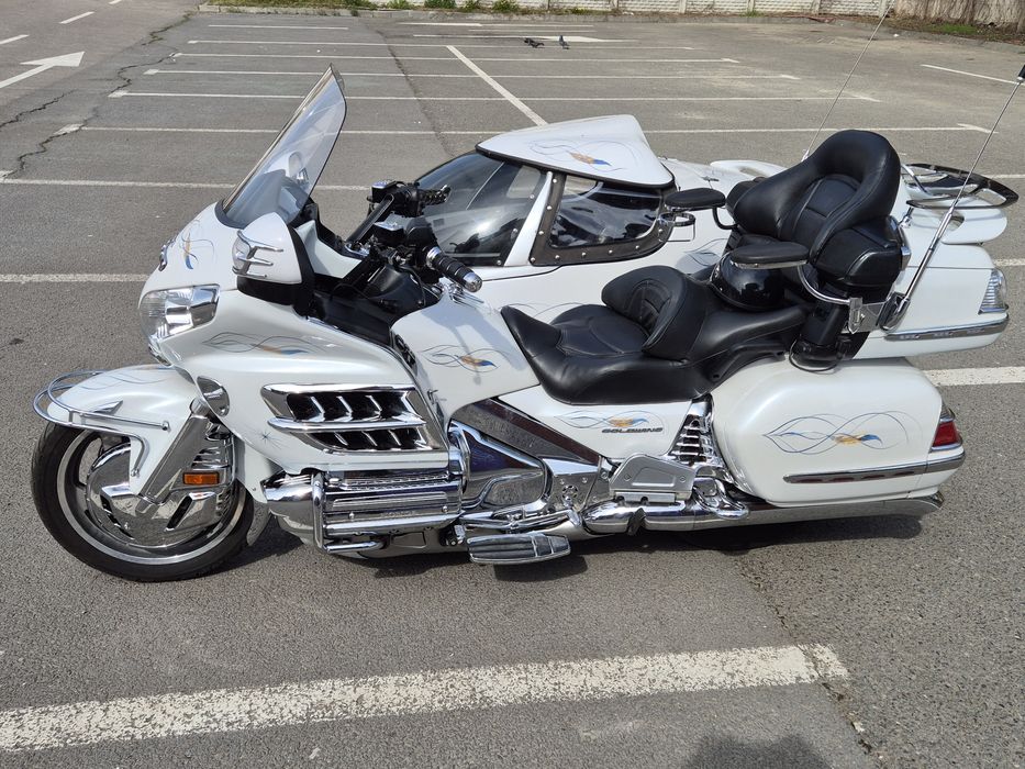 Vand / inchiriez motocicleta cu atas HONDA GOLDWING 1800 Bucuresti