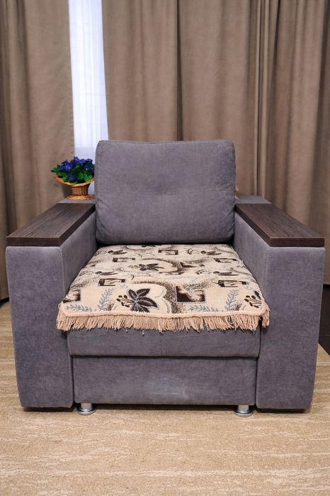 Гостинное кресло