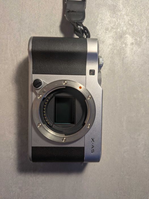 Беззеркалка Fujifilm X-A5