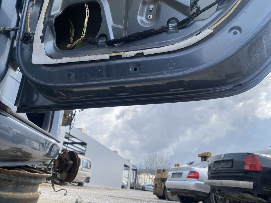 Задна дясна врата за пежо 307 хачбек