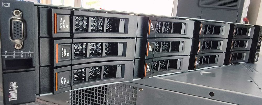 Сървър Lenovo ThinkSystem SR650 12LFF 2*Xeon Gold 6230 64GB 930-16i