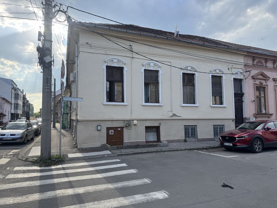 Apartament 2 camere + o garsoniera