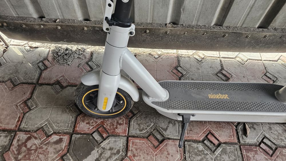 Электросамокат ninebot G30max.