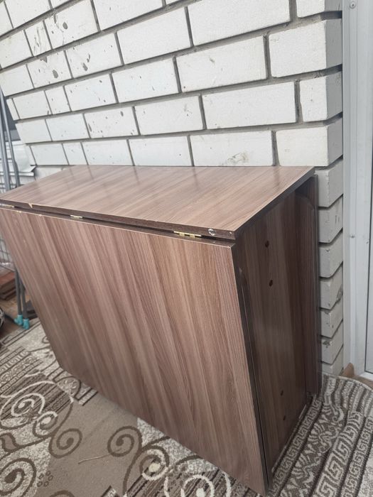 стол 3 м. в отличном состоянии