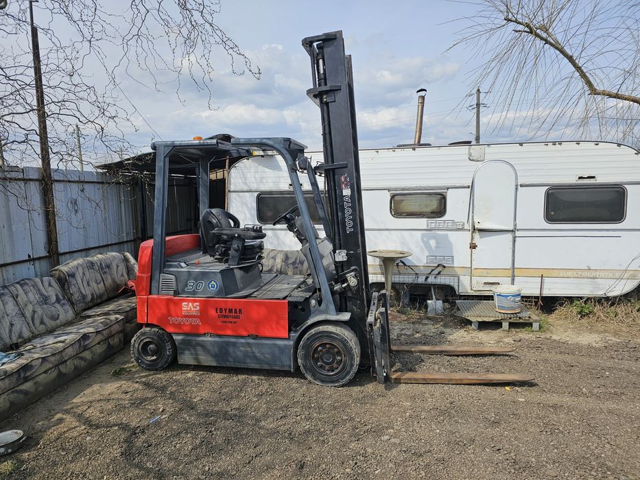 Electrostivuitor Toyota