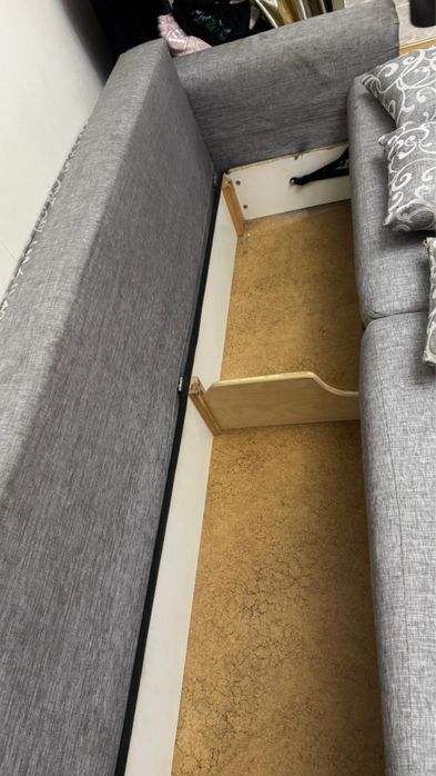 Срочно продам диван