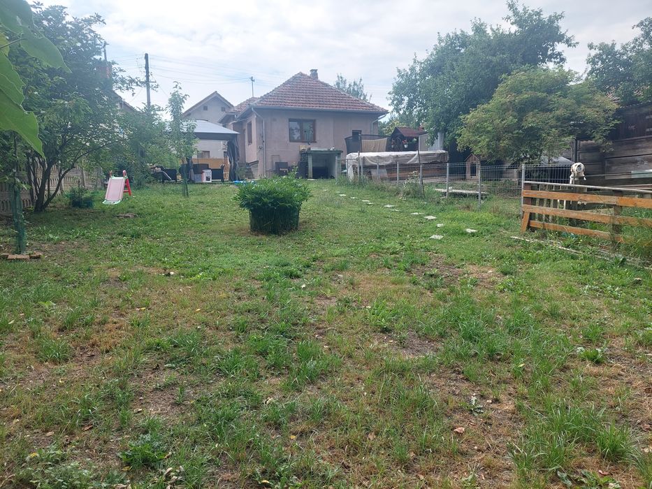 Vând casă cu curte la Almașul Sec