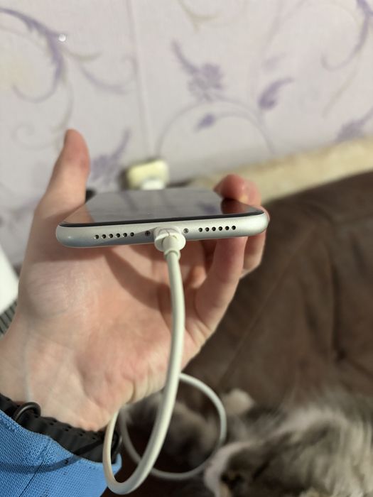 Продам iphone xr 64gb белый