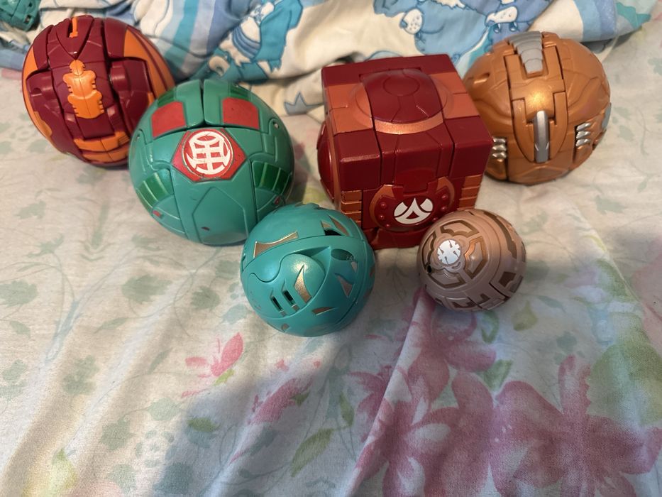 Много Bakugan-и от генерация 1