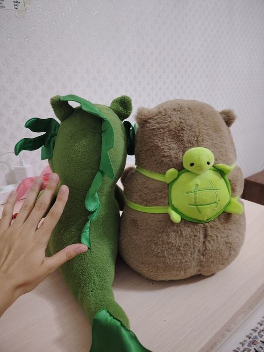 Мягкие игрушки дракон и капибара