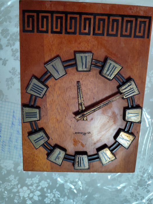Часы мебельные красивые