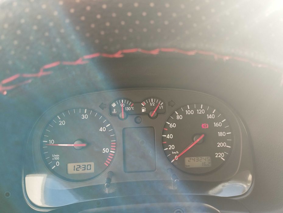 Продавам голф 4 1.9 тди