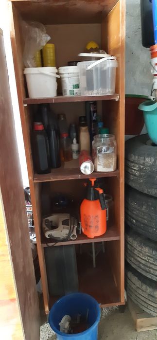 Продам полки две штуки.