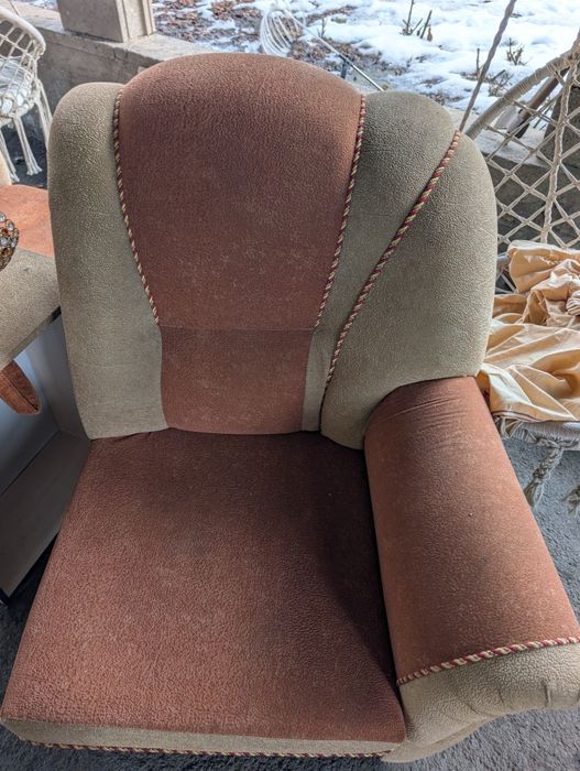 Угловой диван отдам