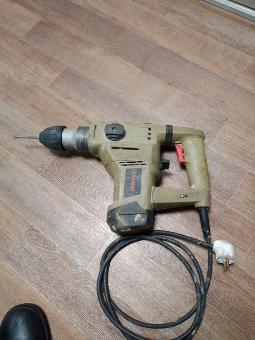 Продам Перфоратор1500 в