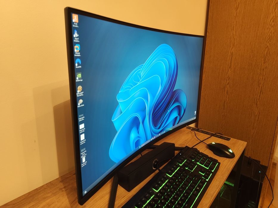 Monitor MSI 2K curbat 31.5