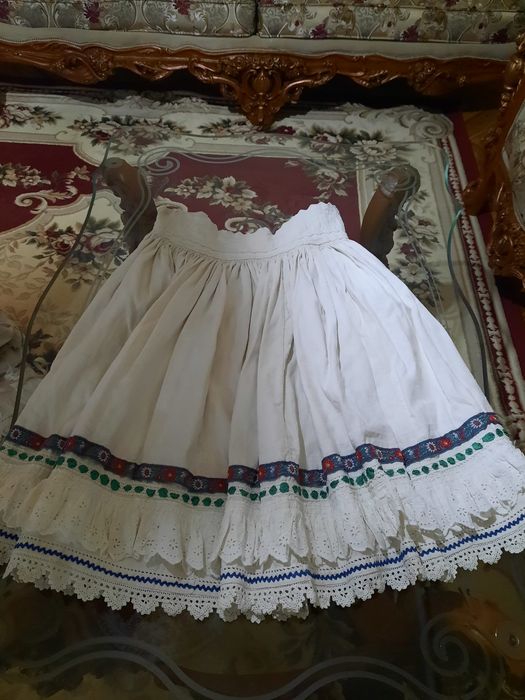 Vând haine populare