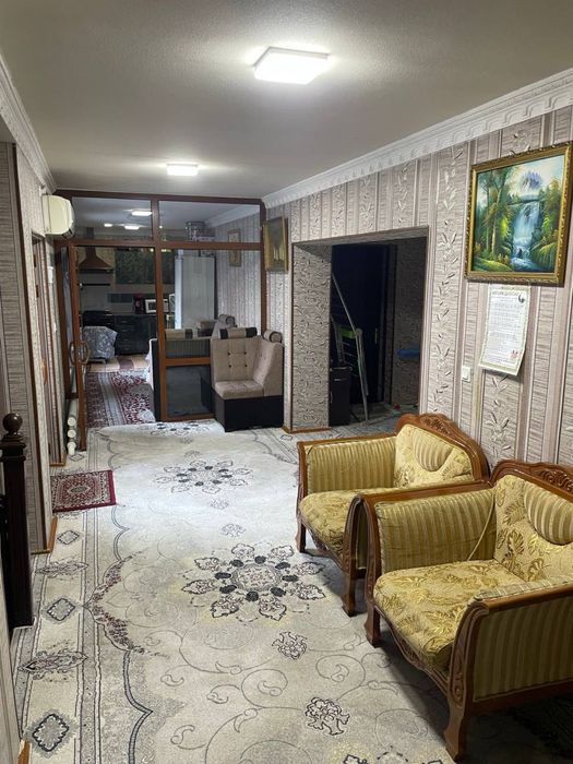 Uy sotiladi 2.2 sotix olmazor tumani Sagbon 12 tor 5 berk kocha 25a uy