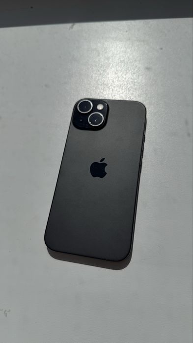 Продам iphone 15  на 256 гб