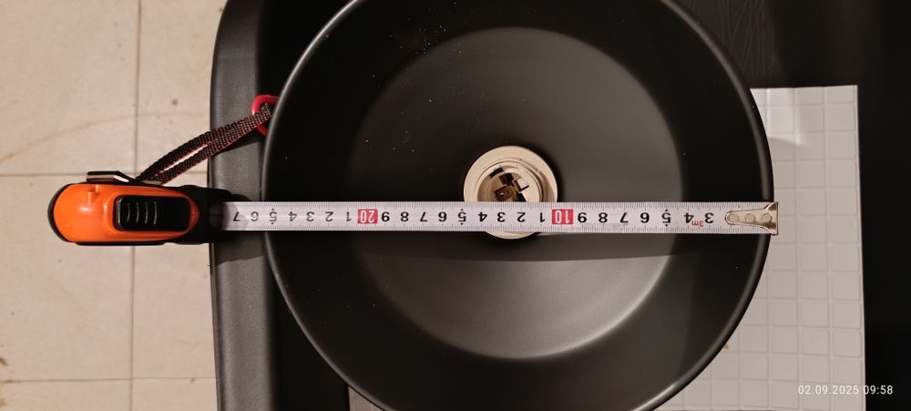 Настенный бра черного цвета