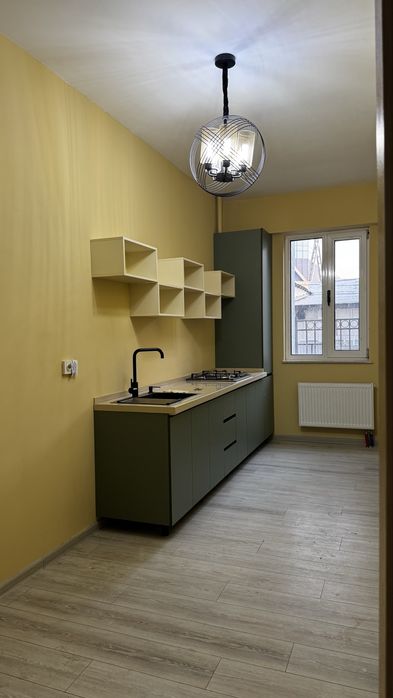 сдаётся помещение в Zarafshan city , с офисной мебелью в бонус