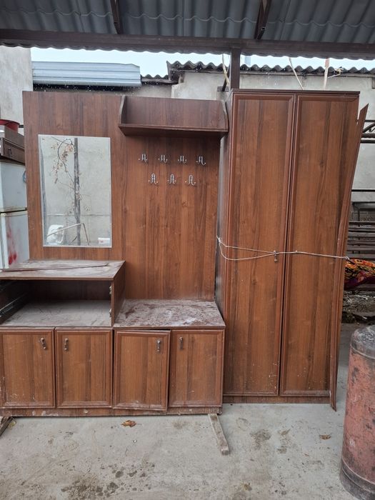 Прихожая шкаф  б/у