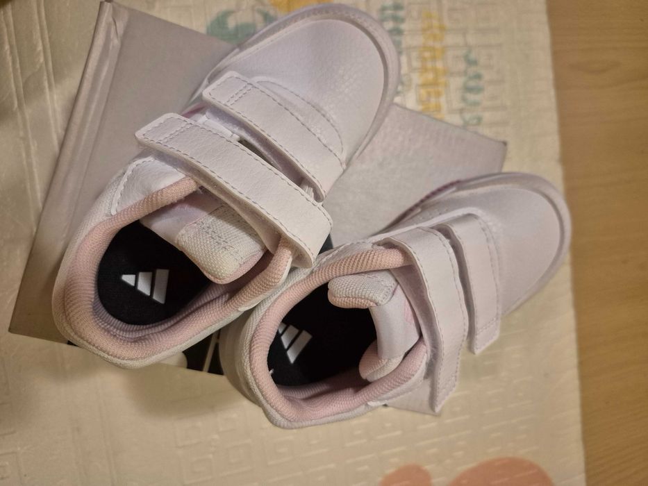 Adidas детски бели маратонки