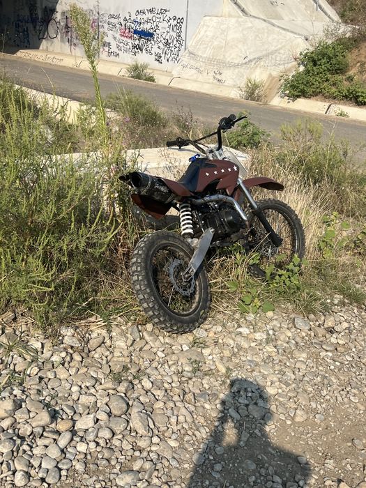 Vand cross 125cc sau dezmembrez
