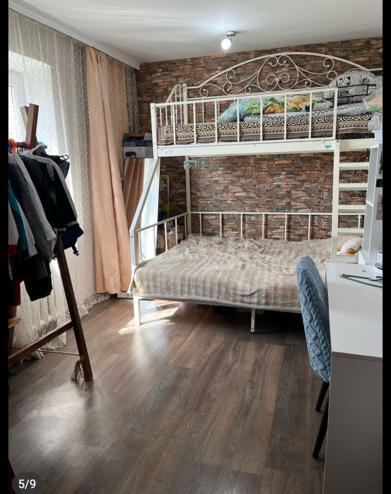 Продам 4х комнатную  квартиру .