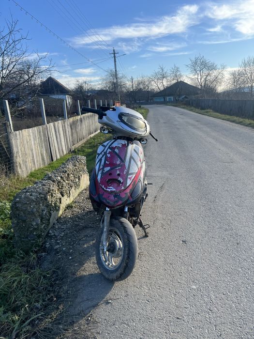 Vand scuter gy6 80cc . Cititi descrierea
