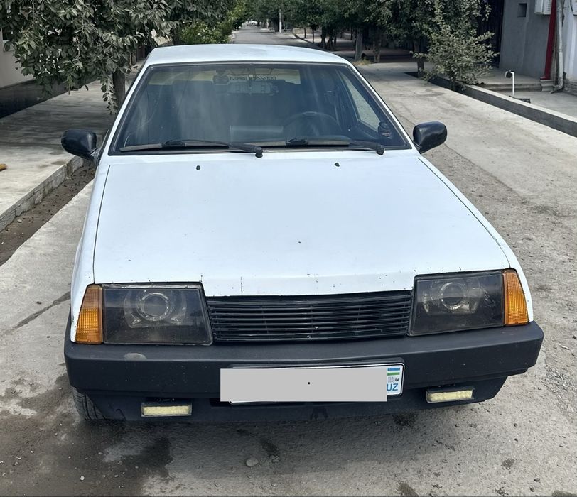 Сотилади нархи 2000 $. Самара (Седан 21099)