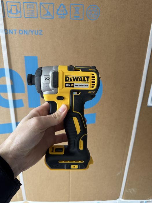 Mașină de însurubat cu impact brushless 18V Dewalt stare super