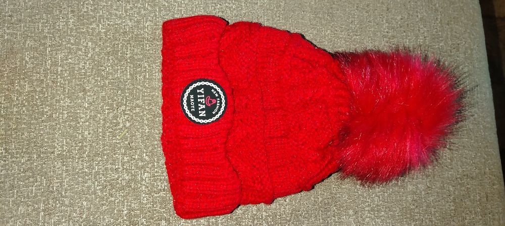 Шапки женские зимние.