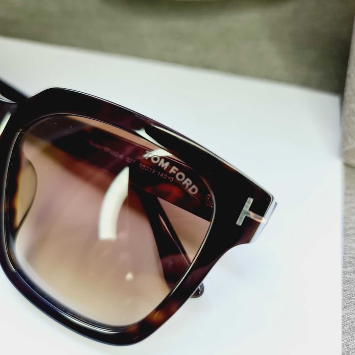 Солнцезащитные очки TF.