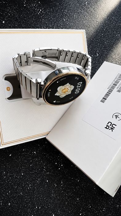 Smartwatch premium pentru damă Huawei Watch GT 4 (varianta delicată de 41mm)