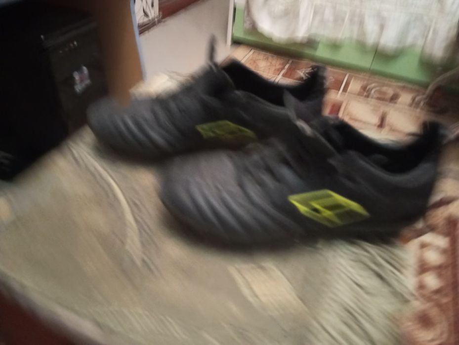 Футбольные Бутцы качественные 39 срочно