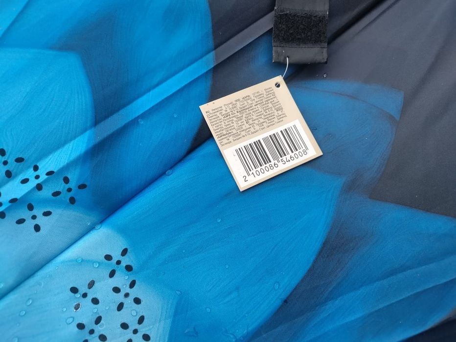 Продам зонтики новые.