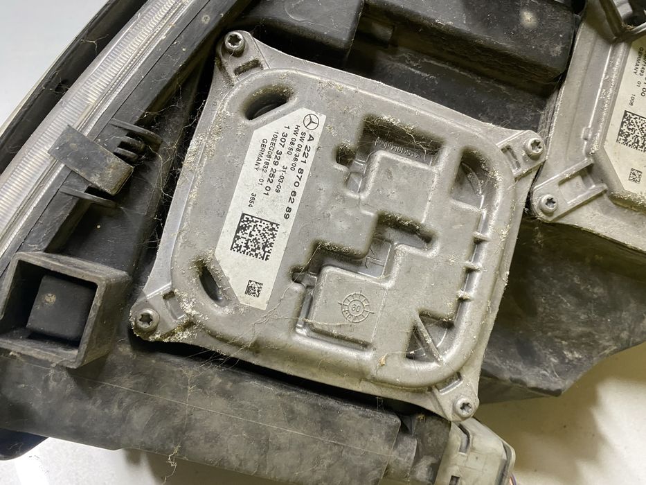 Far St Mercedes S W221 Facelift volan stanga Pret 3000 lei