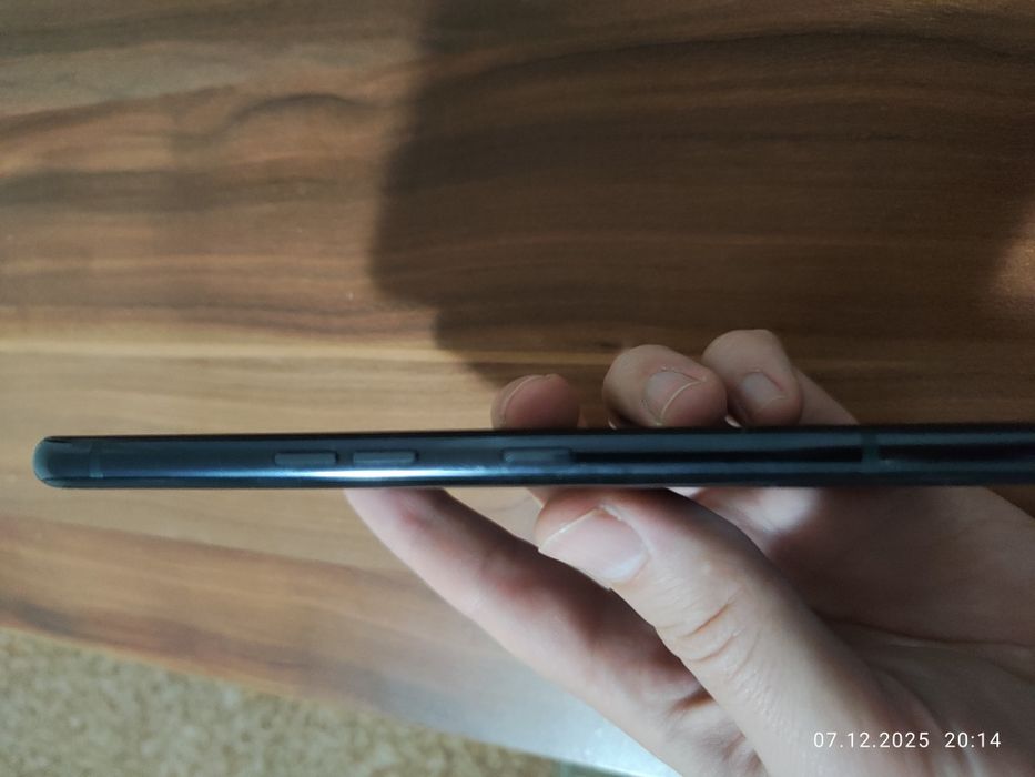 LG V50 с 2 кейса и зарядно