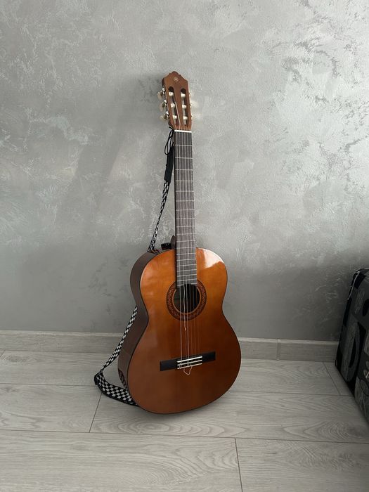 Китара yamaha c40 + екстри